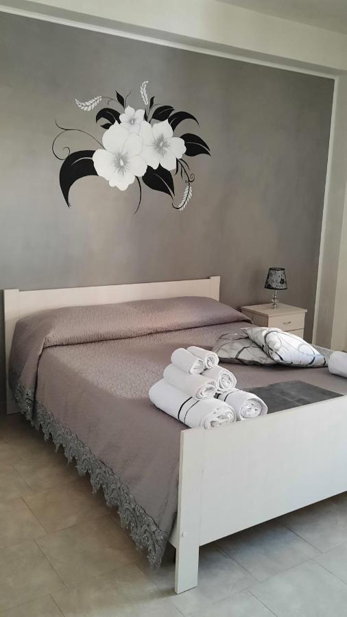 Casa Vacanze Il Glicine 1 Apartment Pachino Luaran gambar